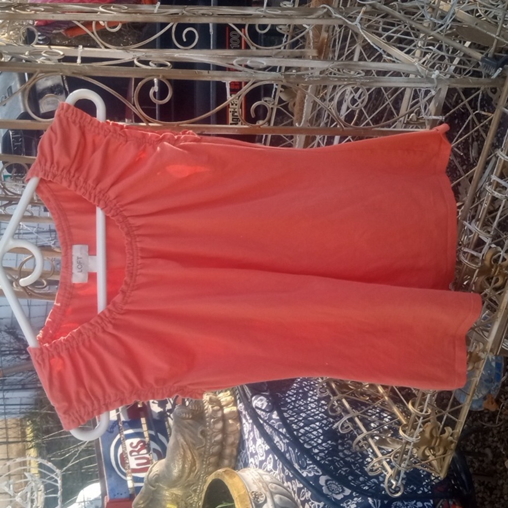 ANN TAYLOR LOFT PETITE ORANGE TOP.